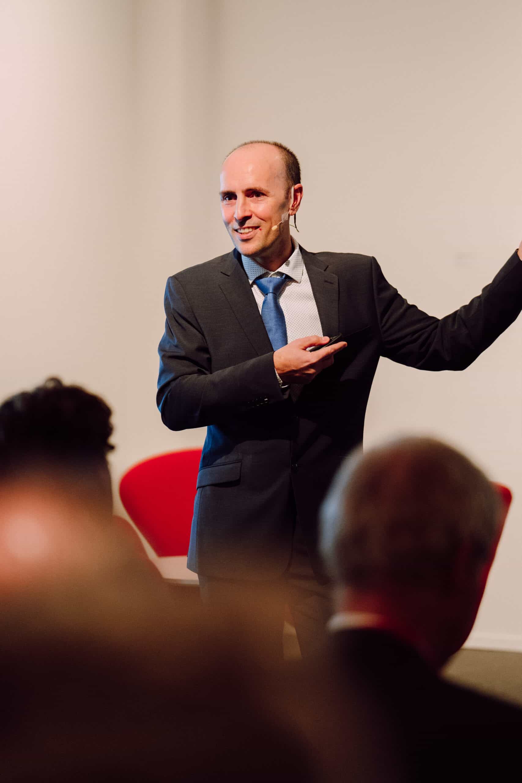 Arnaud Wiehe speaking at ISACA Risk Event 2023 Netherlands